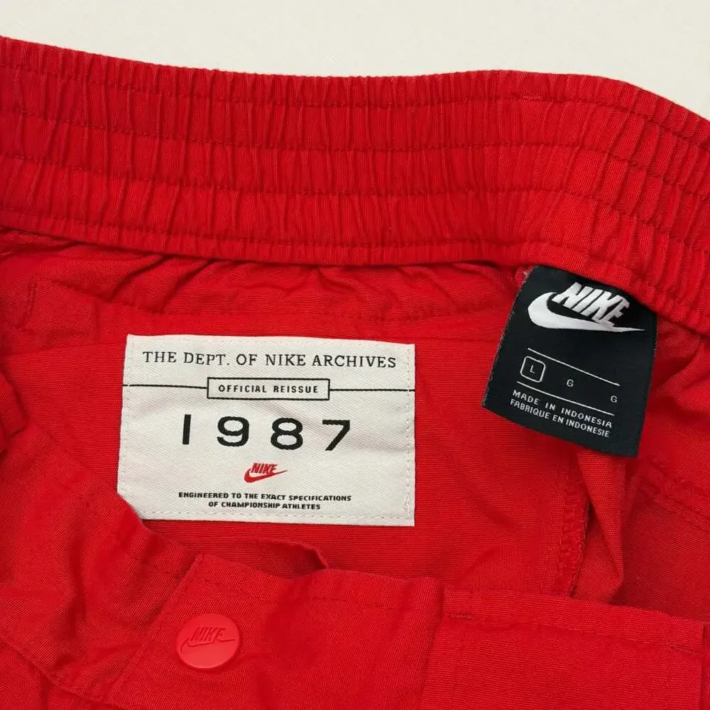 Nike Sportswear Reissue 1987 Archive Red Woven Shorts Size L